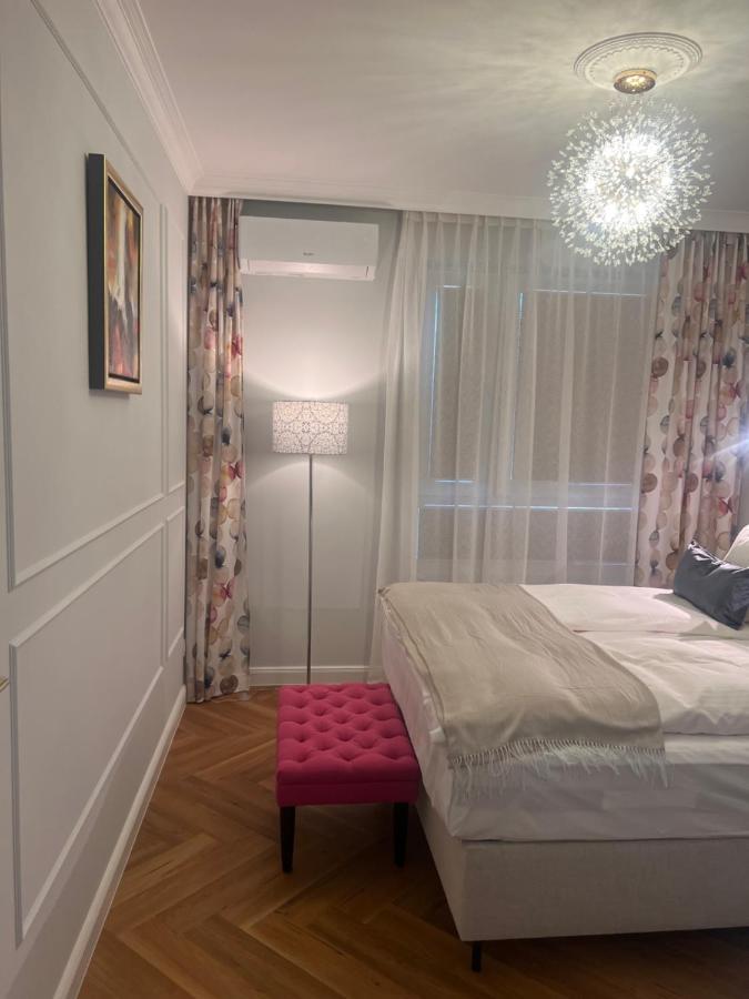 Bella Casa Luxury Apartament ラドム エクステリア 写真